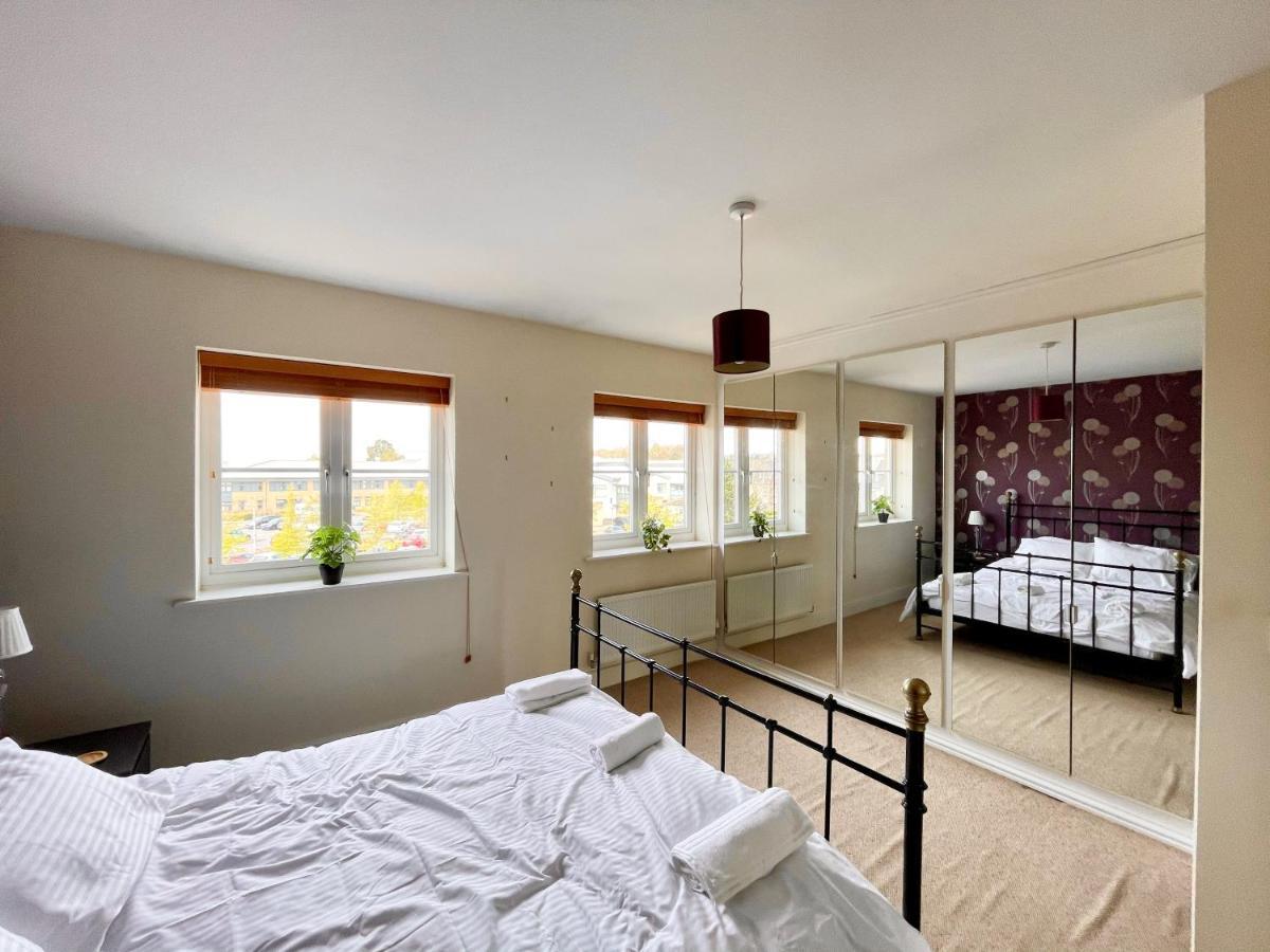 Manor House - Cosy Guesthouse Beside Farnham Hospital 외부 사진